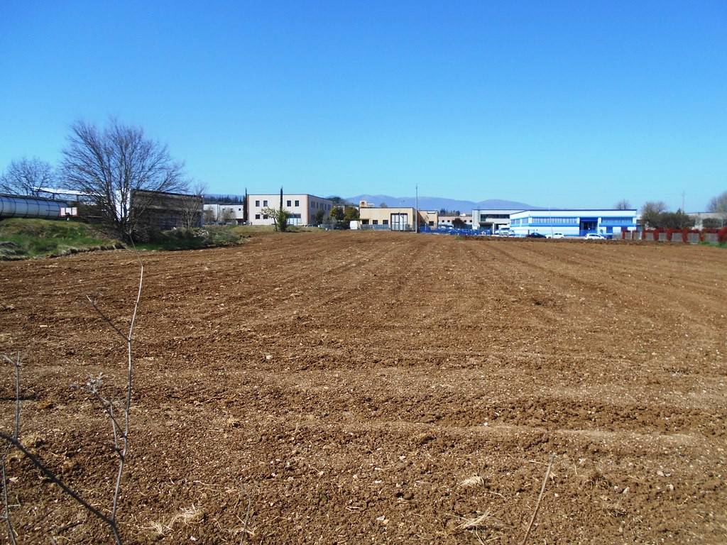 Terreno a Spoleto in Via Sandro Pertini - Foto 2