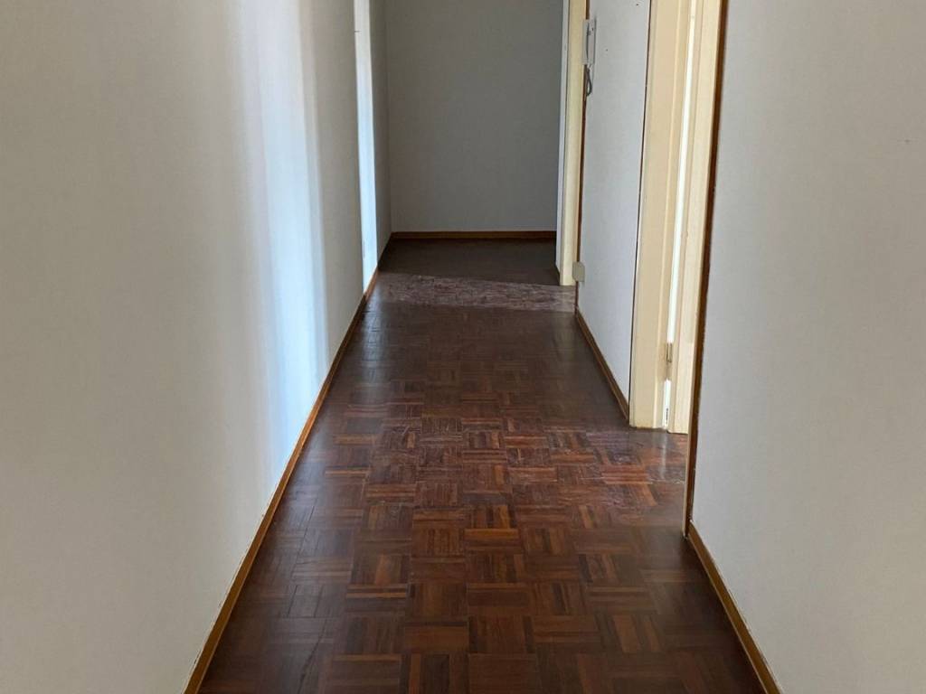 Appartamento a Vercelli in Piazza Risorgimento, 7 - Foto 5