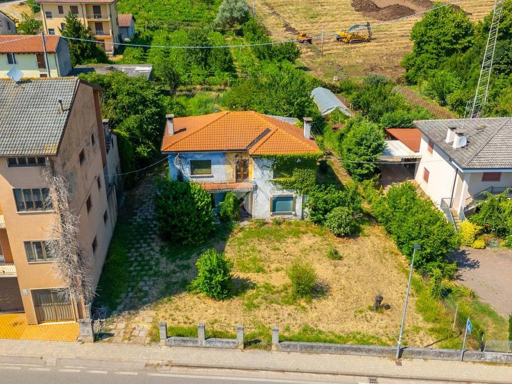 Villa a Roncà in Via Roma, 43 - Foto 2