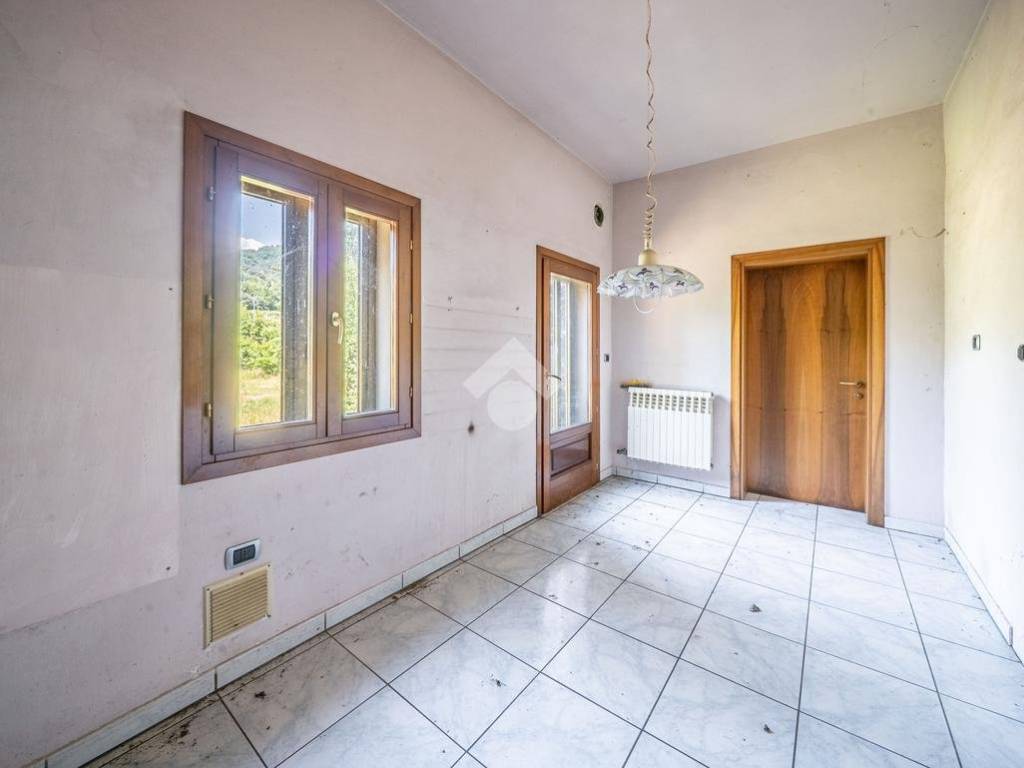 Villa a Roncà in Via Roma, 43 - Foto 3