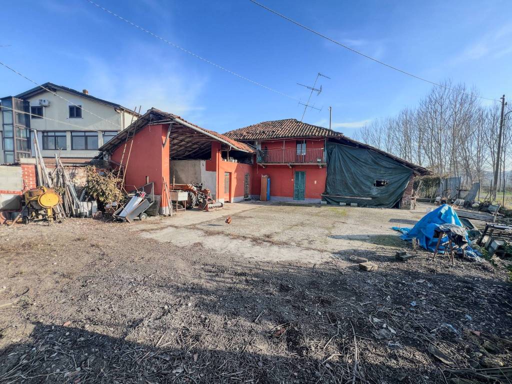 Casa indipendente a Crescentino in Strada Porzioni 1/Bis - Foto 2