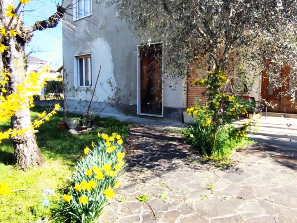 Villa a Gorla minore in Via Roma, 11 - Foto 5