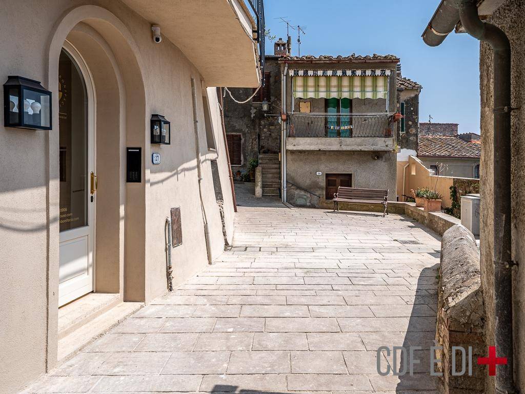 Appartamento a Roccastrada in Via del Capezzuolo - Foto 2