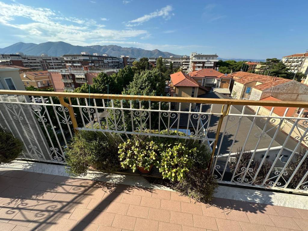 Appartamento a Albenga in Piazza Nenni - Foto 2