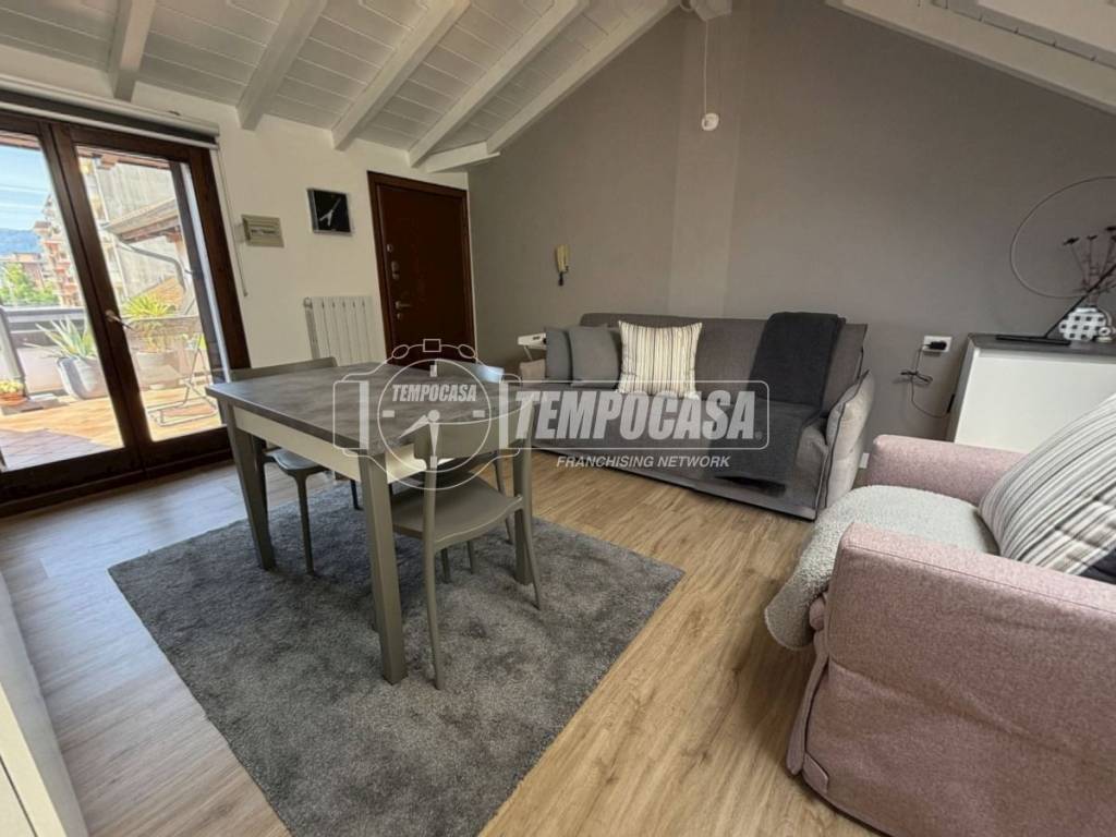 Attico / mansarda a Verbania in Via Tommaso Perassi, 9 - Foto 2