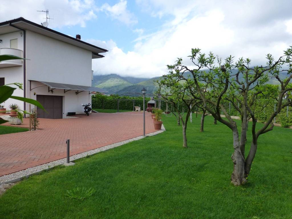 Villa a Fondi in Via Appia Lato Roma - Foto 2