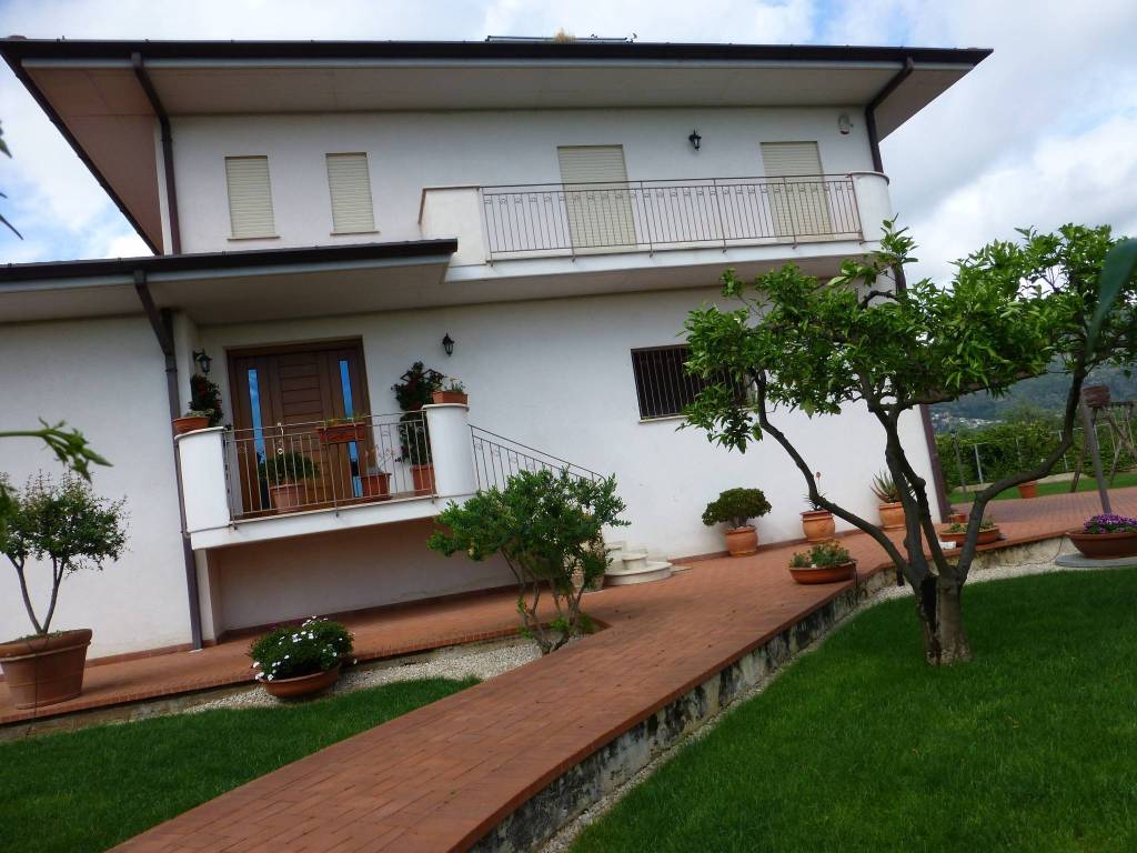 Villa a Fondi in Via Appia Lato Roma - Foto 3
