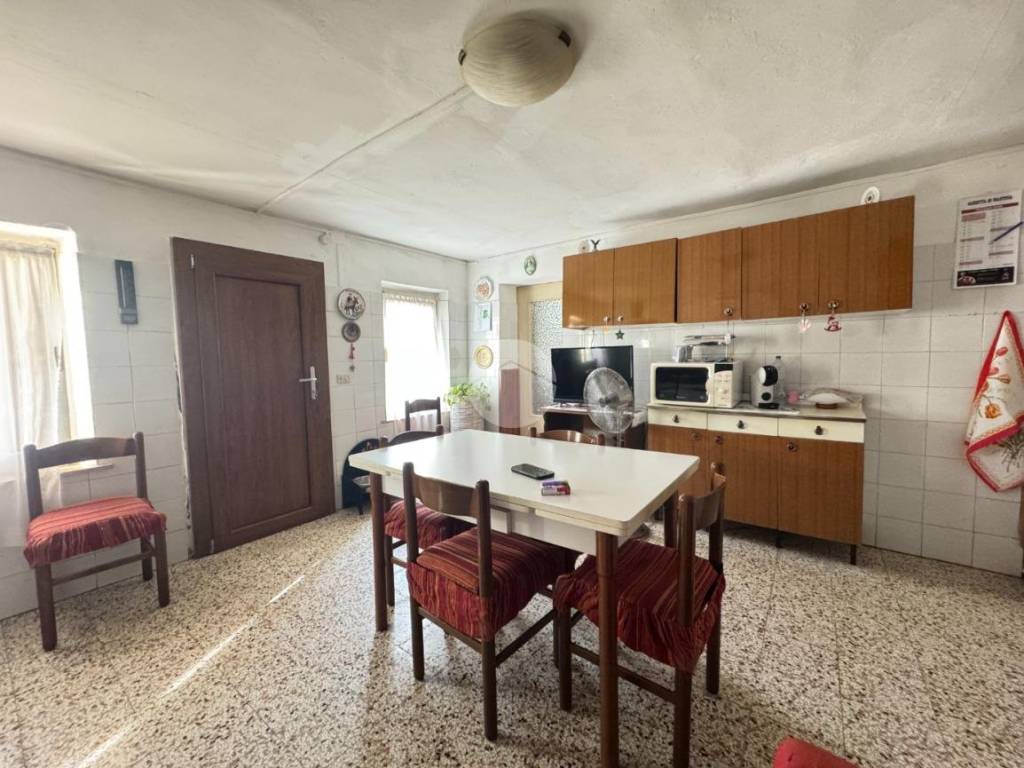 Rustico / casale a Curtatone in Via Damiano Chiesa, 50 - Foto 3
