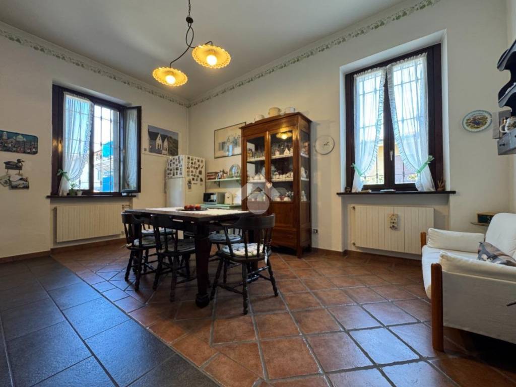 Villa a Galliate in Via Cesare Battisti, 29 - Foto 3