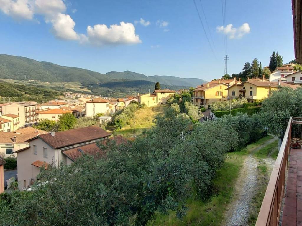 Appartamento a Vaiano in Via Nuova per Schignano, 22 - Foto 2