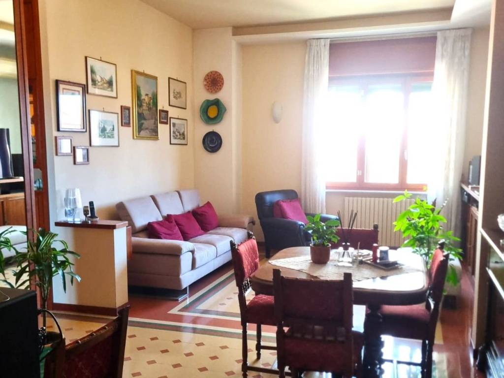 Appartamento a Salerno in Via Luigi Cacciatore - Foto 2