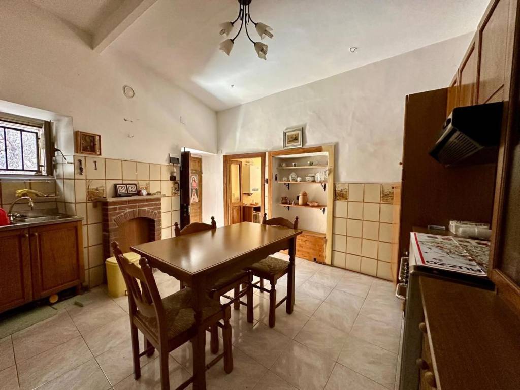 Casa indipendente a Castelvecchio calvisio in Via Tre Grotte, snc - Foto 5