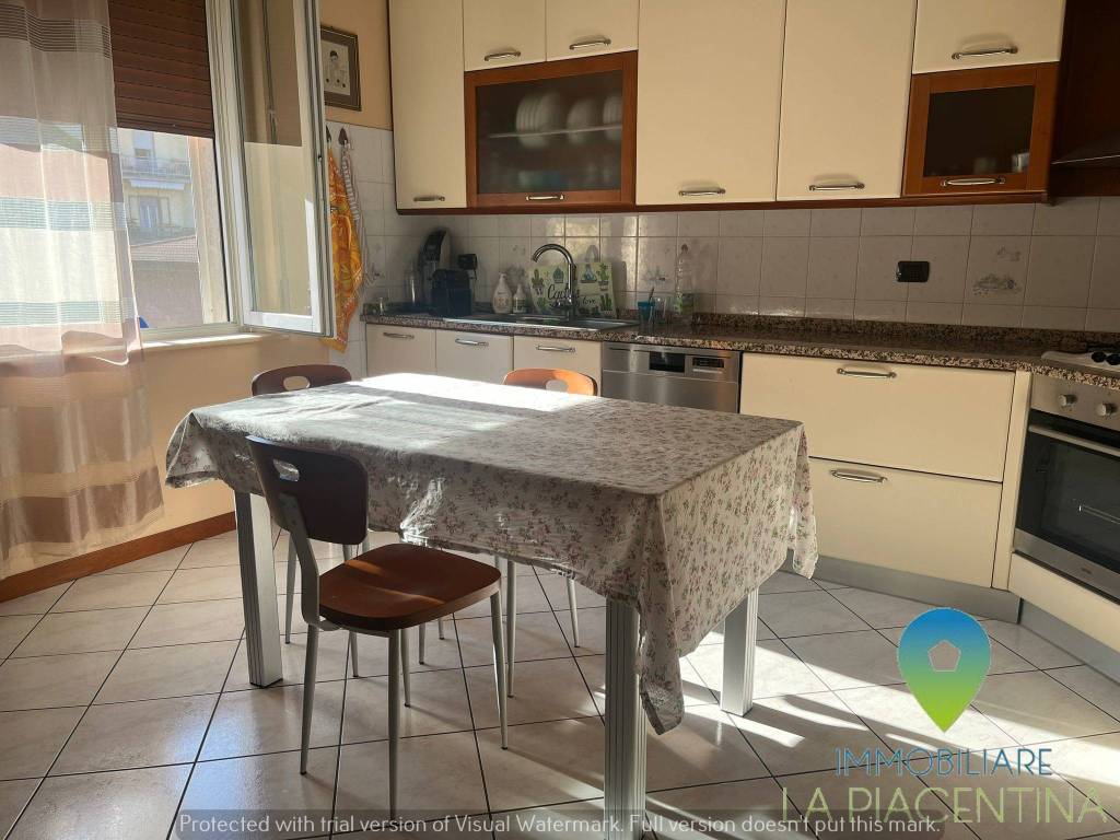 Appartamento a Piacenza in Via Luciano Scarabelli, 7 - Foto 3