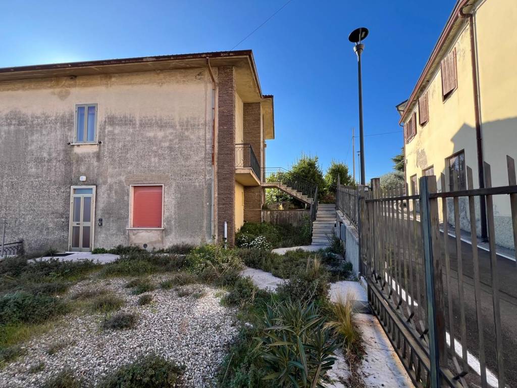 Villa a Cavaion veronese in Via Belvedere, 5 - Foto 4