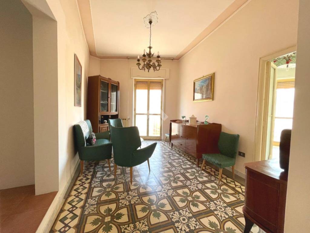 Appartamento a Canosa di puglia in Via Guglielmo Oberdan, 25 - Foto 4