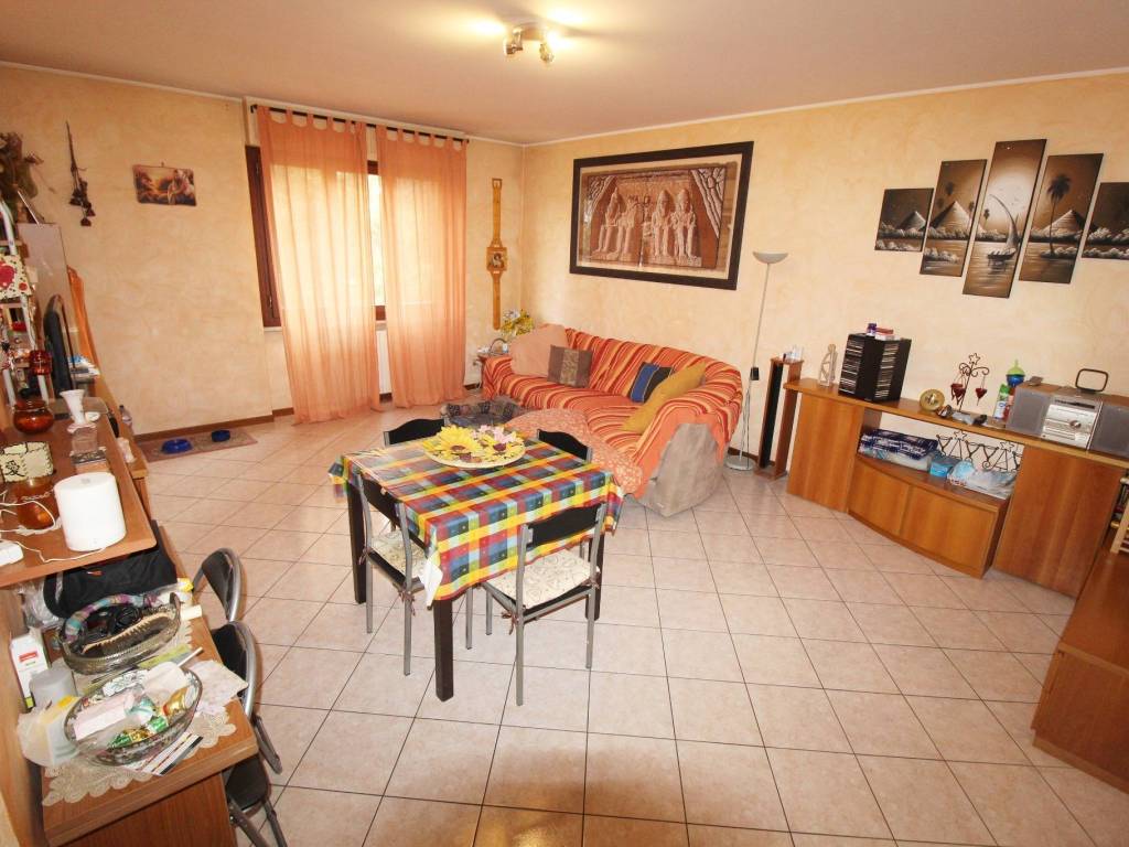 Appartamento a Gorla maggiore in Via Roma, 11 - Foto 2