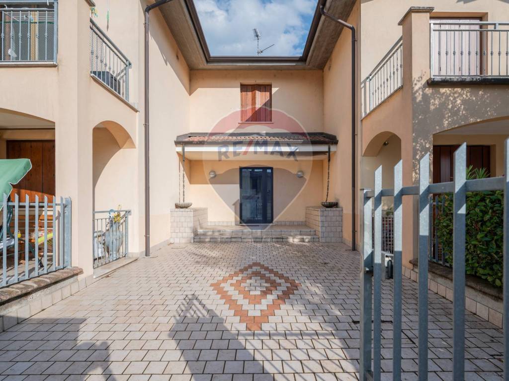 Appartamento a Dosolo in VIA GANDHI, 9 - Foto 2