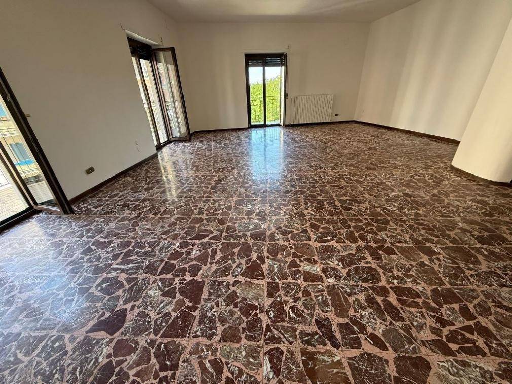 Appartamento a Cosenza in Via delle Medaglie d' Oro - Foto 5