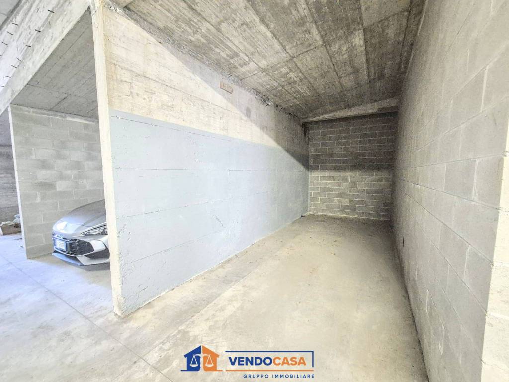 Box / garage a Finale ligure in Via 25 Aprile - Foto 3