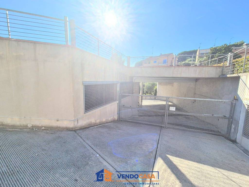 Box / garage a Finale ligure in Via 25 Aprile - Foto 5