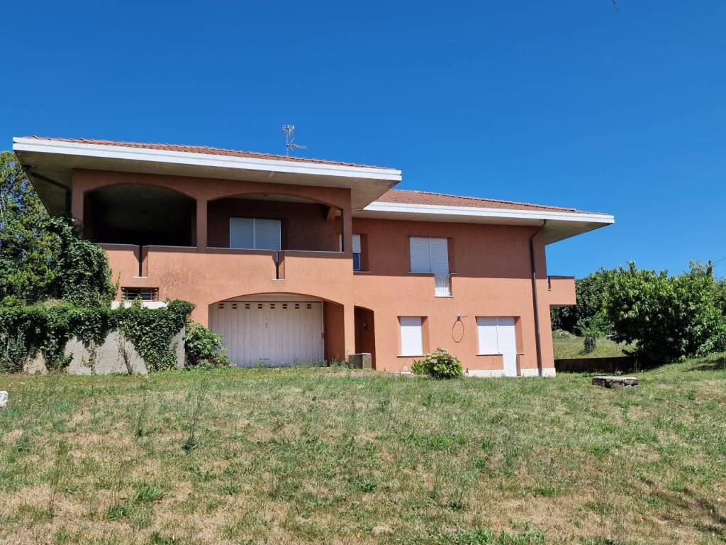Villa a Tradate in Via Col di Lana, 26 - Foto 2