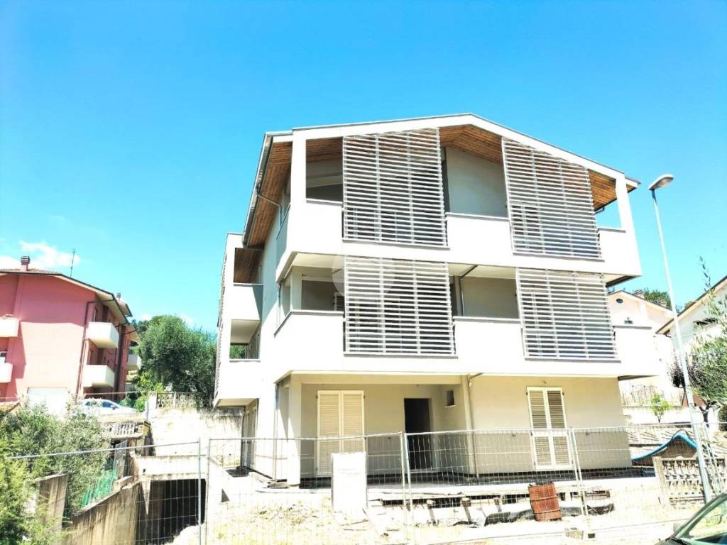 Rustico / casale a Colli al metauro in Via Antonio Gramsci, 35 - Foto 2