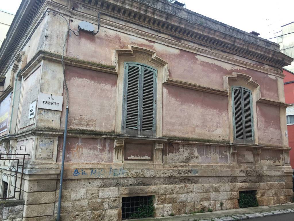 Casa indipendente a Acquaviva delle fonti in Via Nicola Scalera, 11 - Foto 2