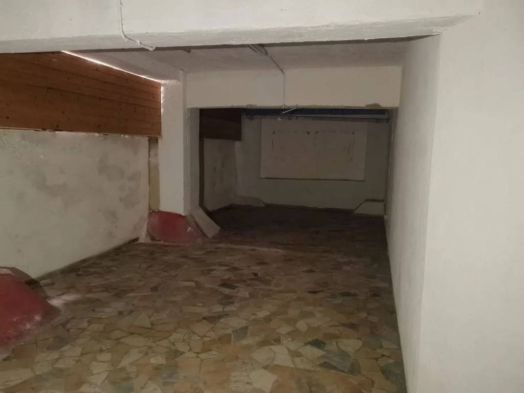 Box / garage a Avellino in Via Luigi Amabile, 27 - Foto 3