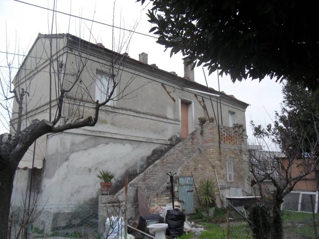 Rustico / casale a Civitanova marche - Foto 2