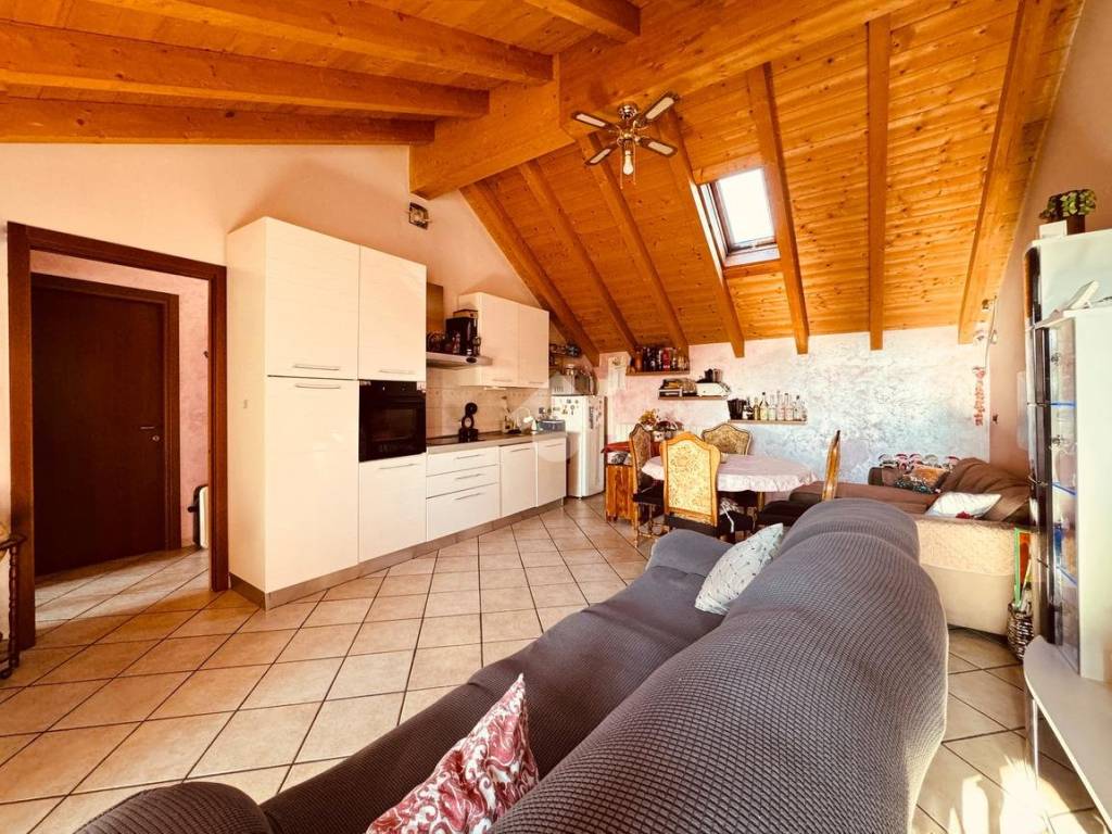 Appartamento a Casatenovo in Via Enrico Fermi, 2 - Foto 2