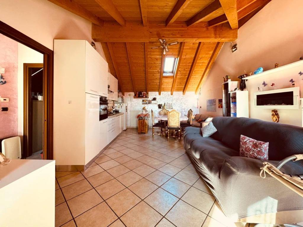 Appartamento a Casatenovo in Via Enrico Fermi, 2 - Foto 4