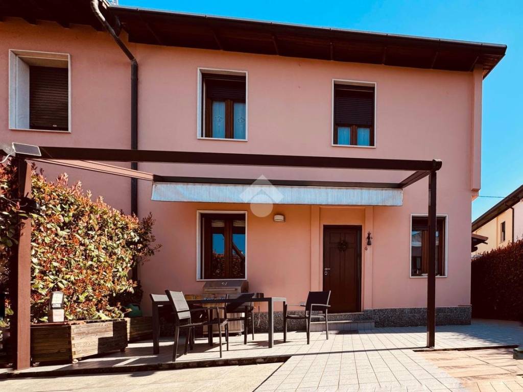 Villa a Casatenovo in Via Madonnina, 73 - Foto 3