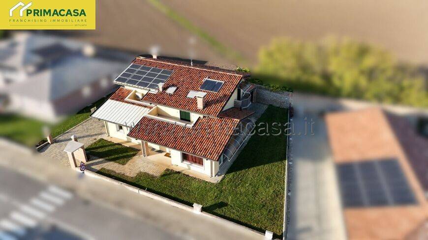 Villa a Zevio in Via Altichiero, 111 - Foto 2