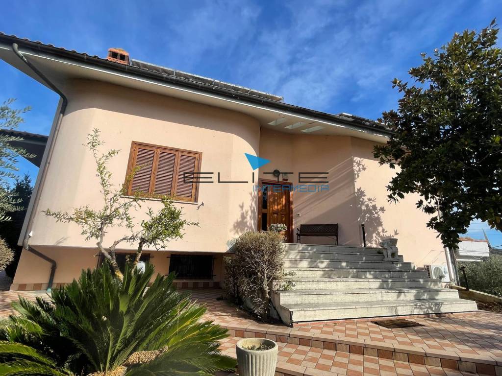 Villa a Castilenti in Via S. Michele - Foto 4