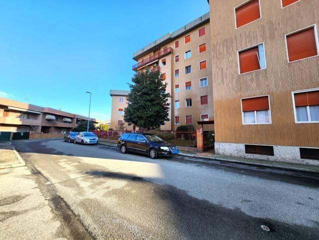 Appartamento a Voghera in VOGHERA VIA MASSACCIO, 16 - Foto 2