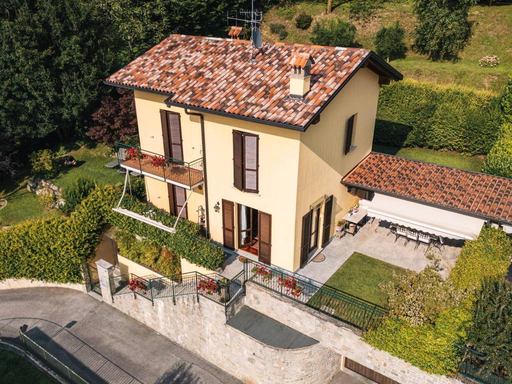 Villa a Colle brianza in Via Lecco, 24 - Foto 2