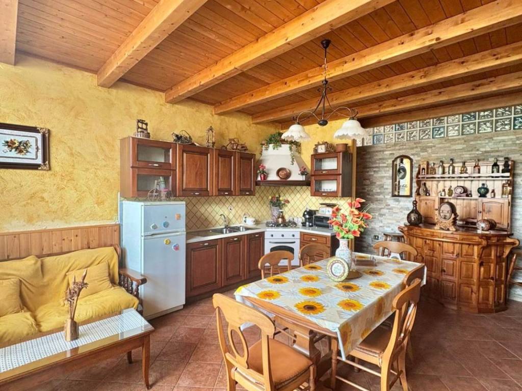 Appartamento a Montemiletto in Via Francesco di Benedetto - Foto 2