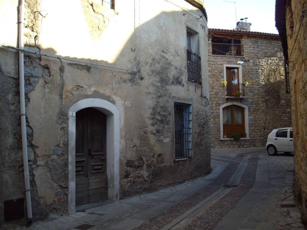 Casa indipendente a Ovodda in Via Giuseppe Mannu - Foto 2