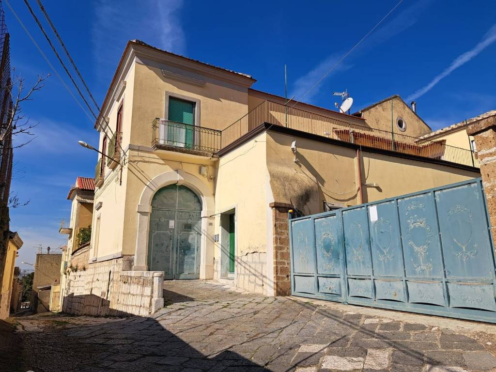 Villa a Maddaloni in Via Belvedere - Foto 2