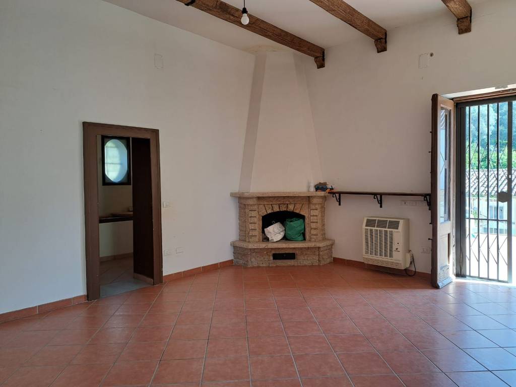 Villa a Maddaloni in Via Belvedere - Foto 5