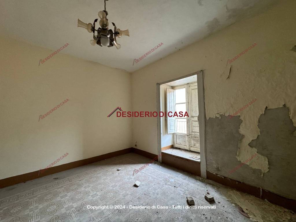 Casa indipendente a Gratteri in Via Parisea - Foto 2