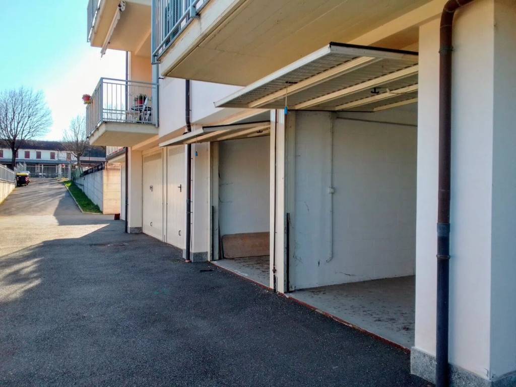 Box / garage a Arquata scrivia in Strada del Vapore - Foto 2