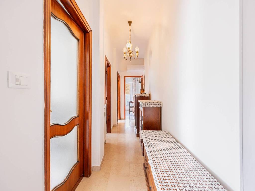 Appartamento a Imperia in Via Martiri della Libertà, 42 - Foto 5