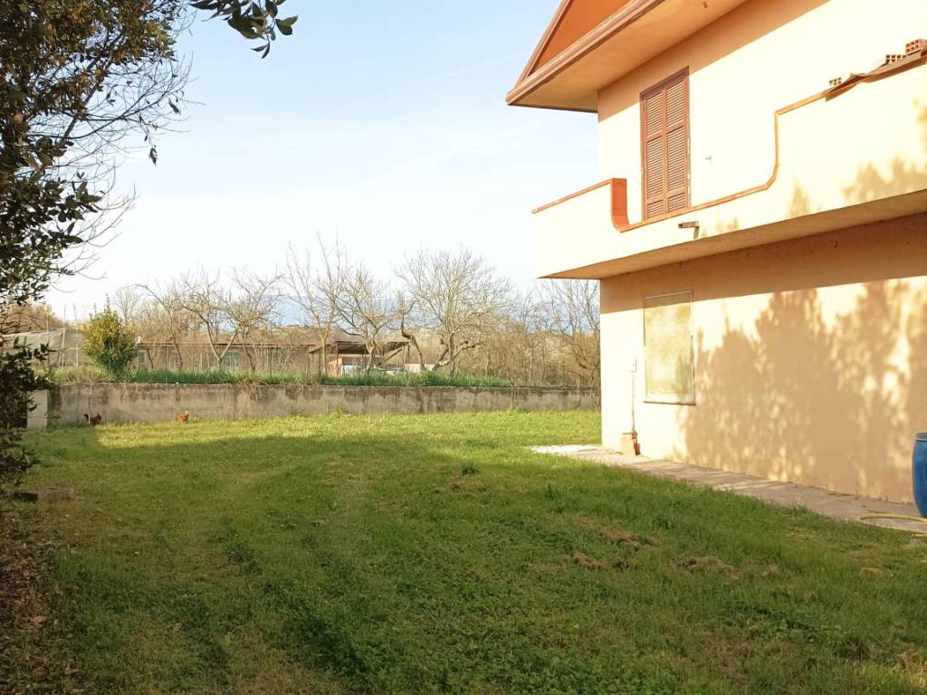 Villa a Ceprano in Via Campolungo, 10 - Foto 3