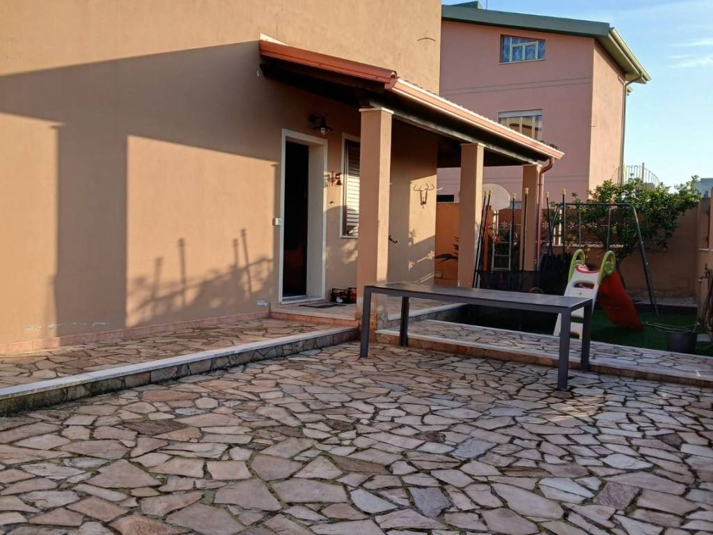 Villa a Dolianova in Via Is Corongius - Foto 4