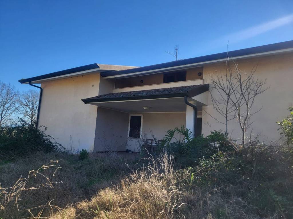 Villa a Latina in Strada della Segheria - Foto 2