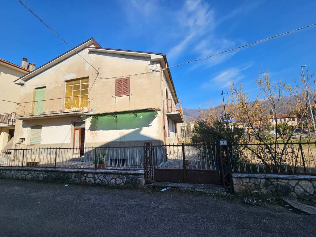 Casa indipendente a Rieti in Via Lazio - Foto 3