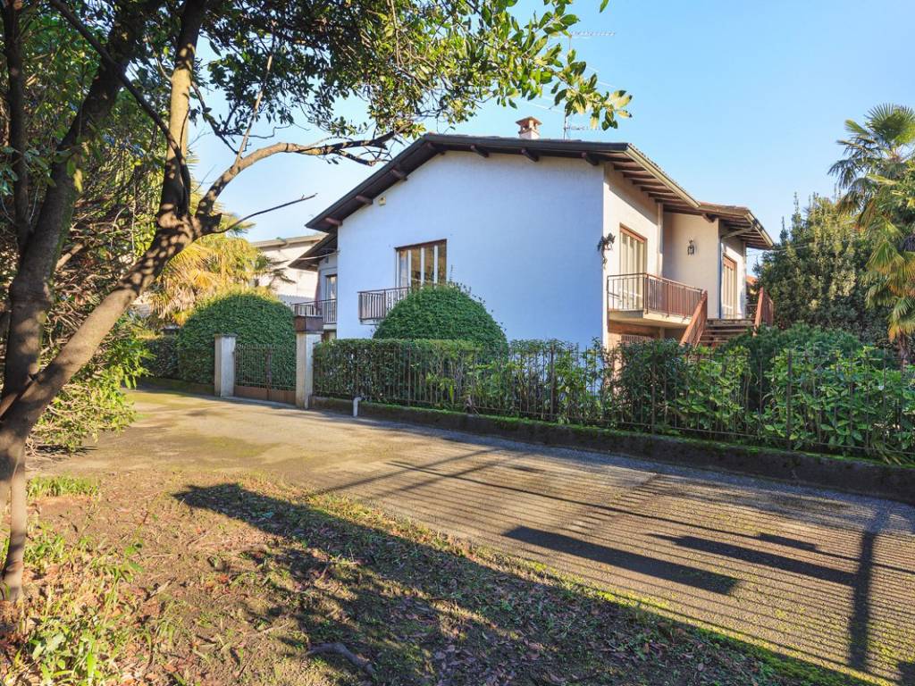Villa a Arona in Via Monte Rosa, 18 - Foto 4