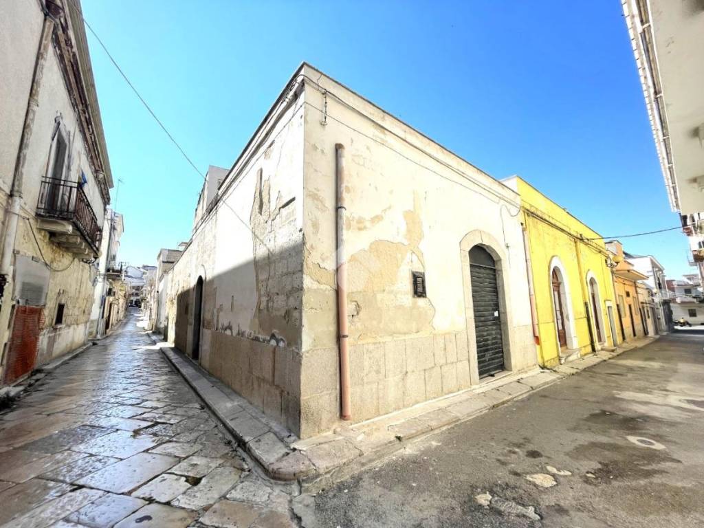 Casa indipendente a Canosa di puglia in Vicolo Gerolamo Savonarola, 35 - Foto 3