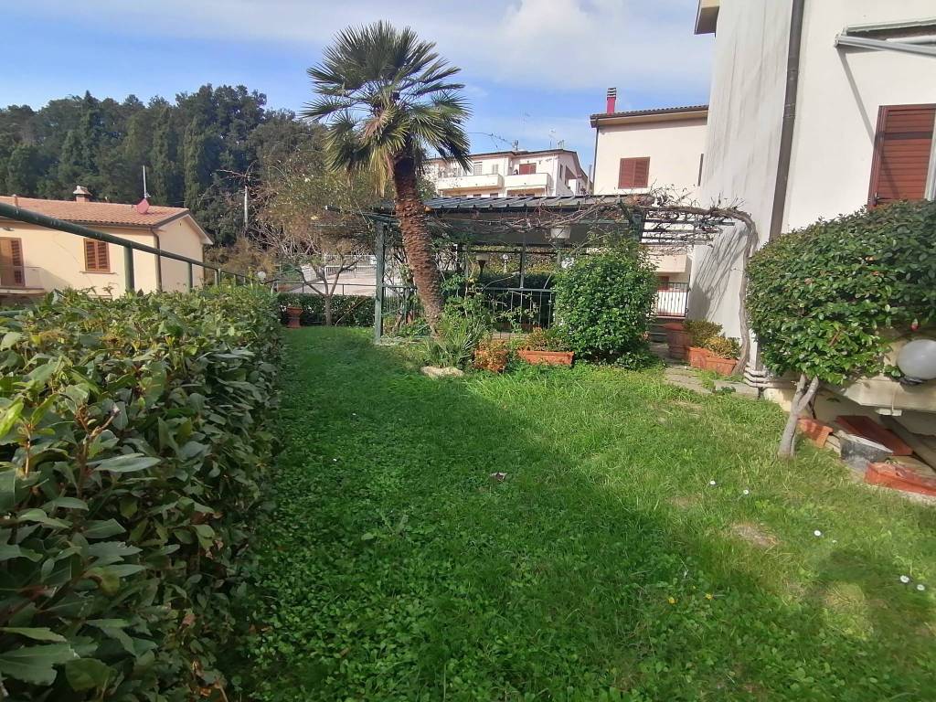 Villetta a schiera a Rosignano marittimo in Via Sgarallino - Foto 3